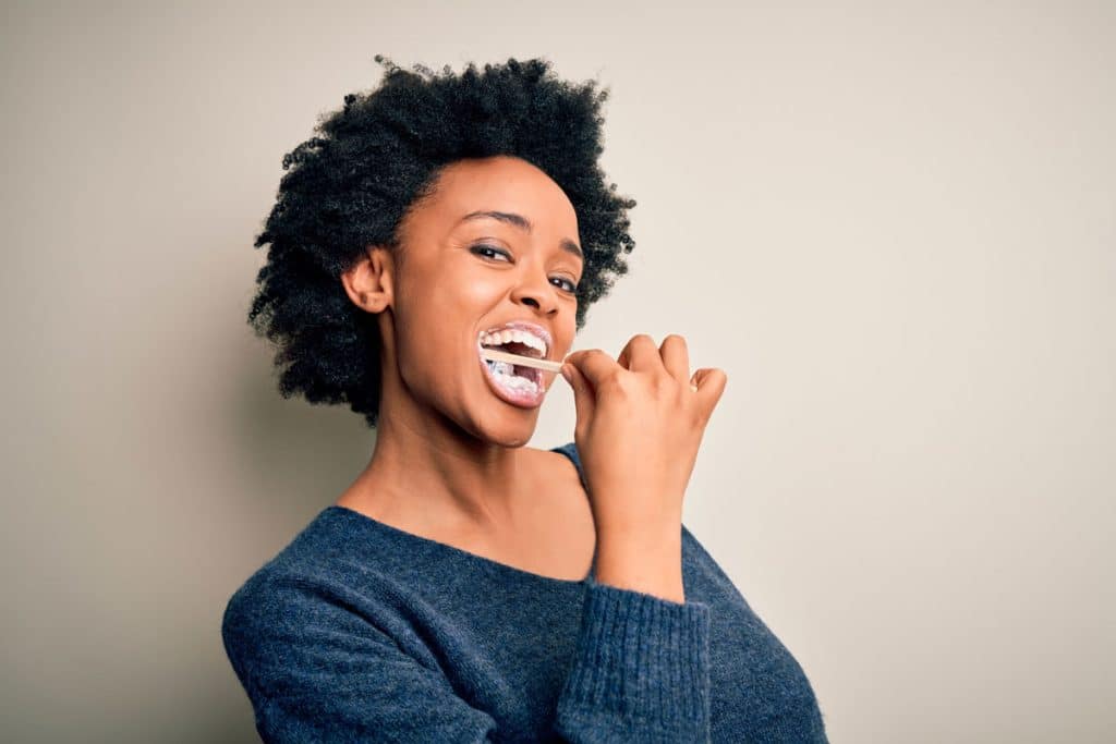 How to Properly Brush Your Teeth